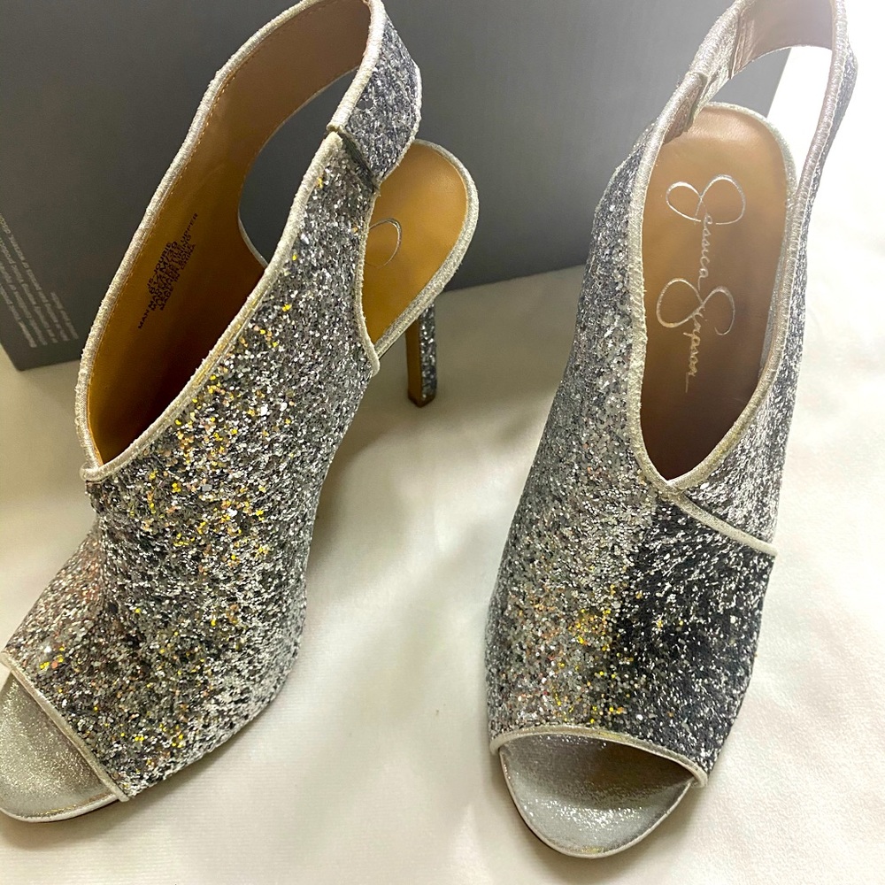 Jessica Simpson brand new